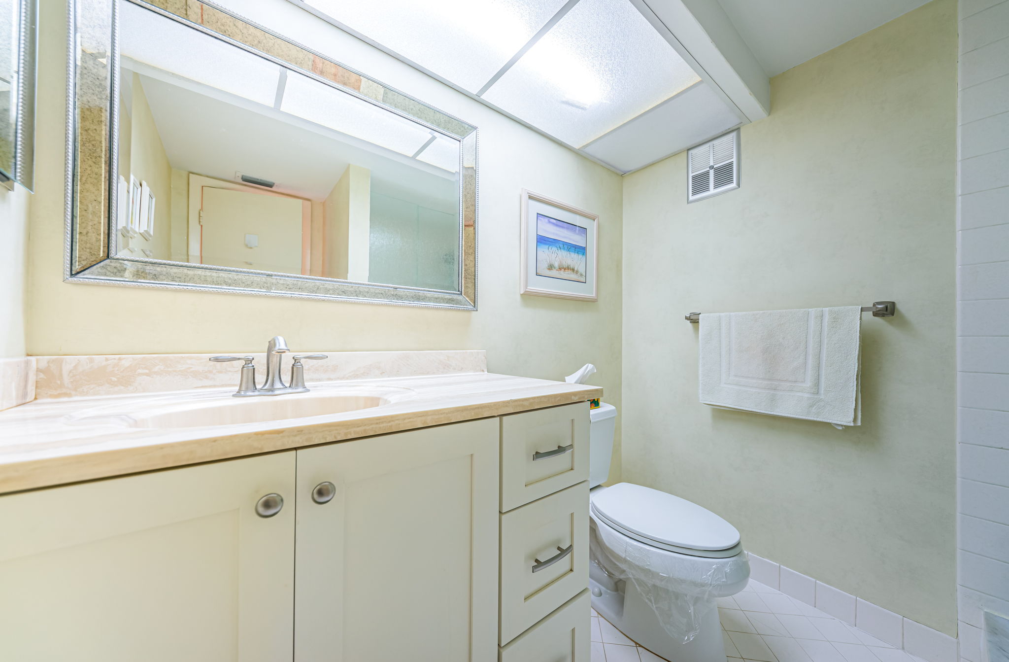 Bathroom 2a-2