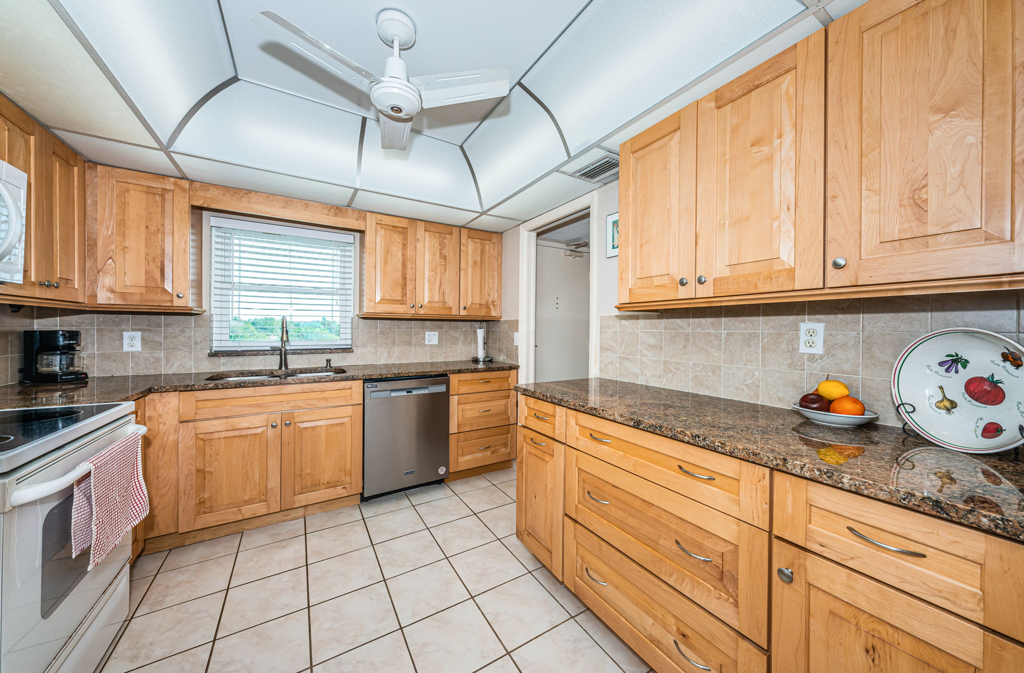 Kitchen 2-4