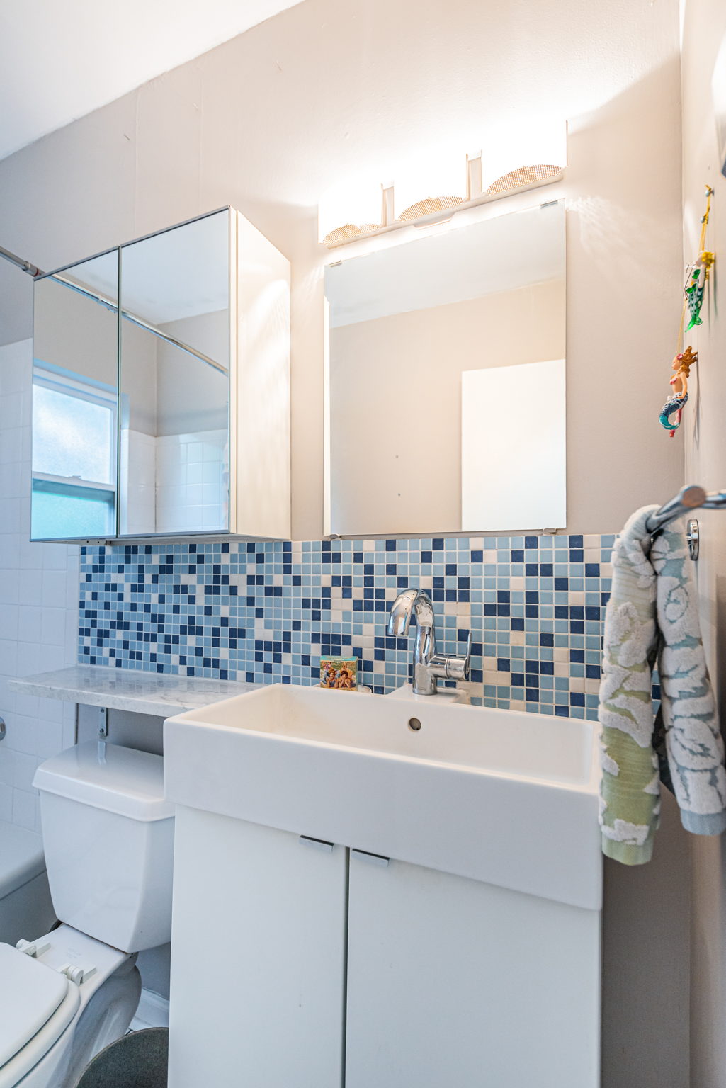 Bathroom 1b