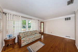 Living Room 3-2