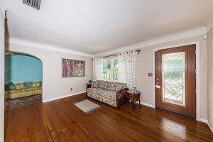 Living Room 4-2