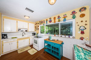 Kitchen 2-2