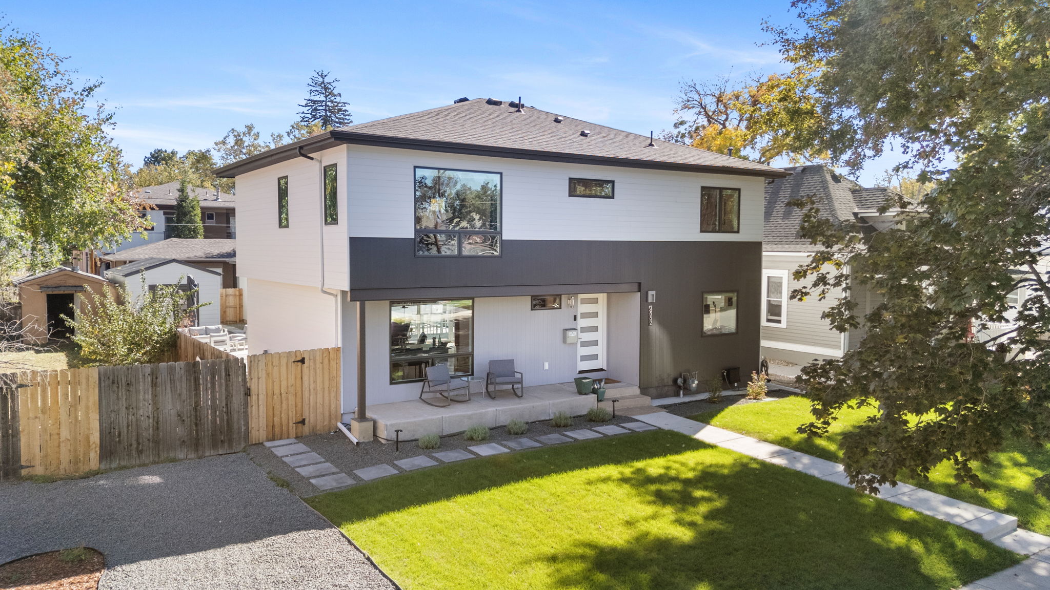 2 beds, 3 baths, 1 bonus room or non-conforming bedroom in 2,106 sf