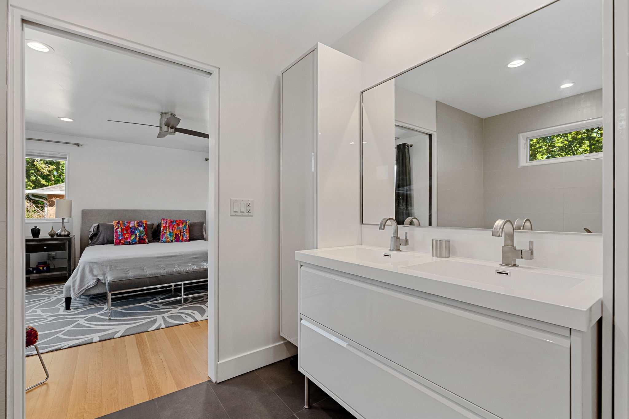 Double vanity and storage on either side