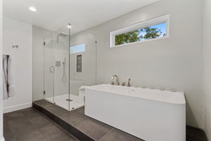 Modern elegance in a luxurious oasis