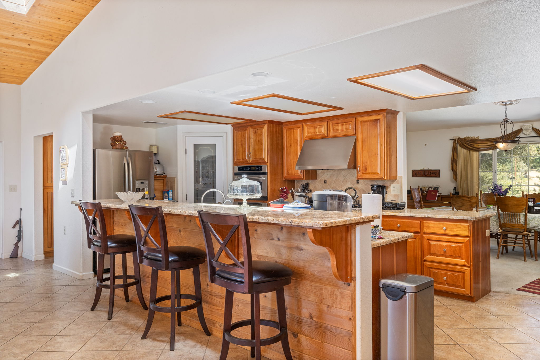 Kitchen/Breakfast Bar