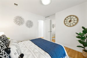  Photo 37