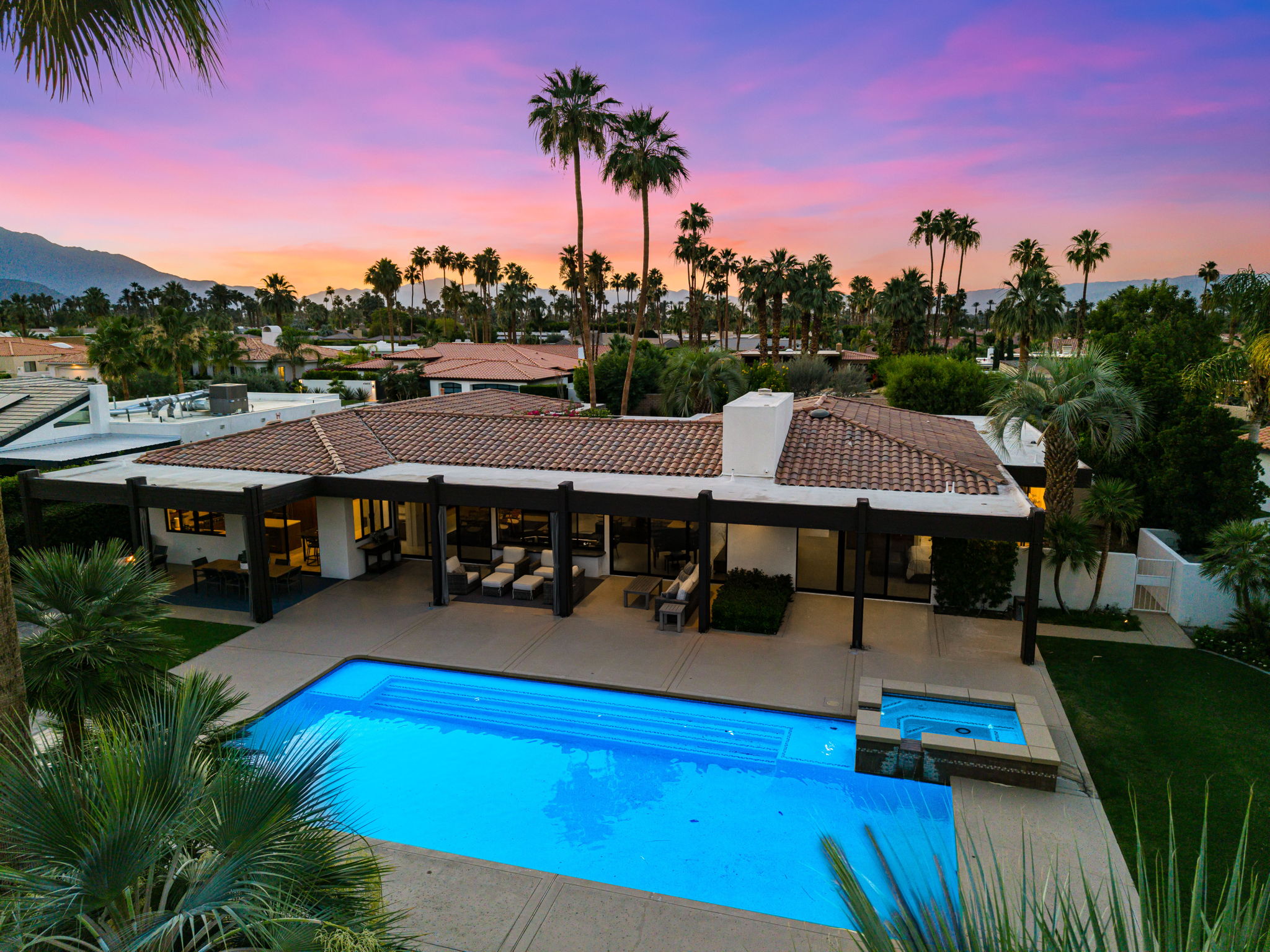  Photo 72