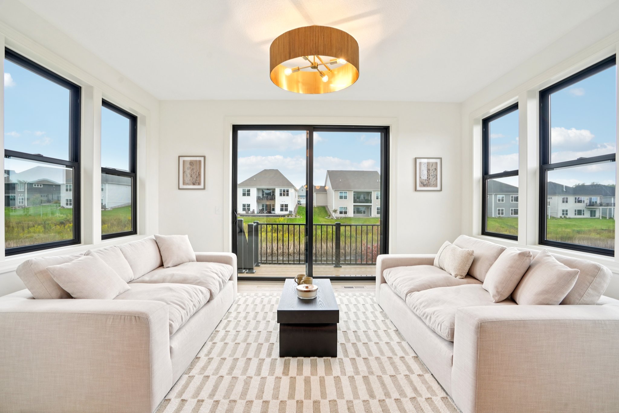 Meadowview Ln-S1109-029.jpg
