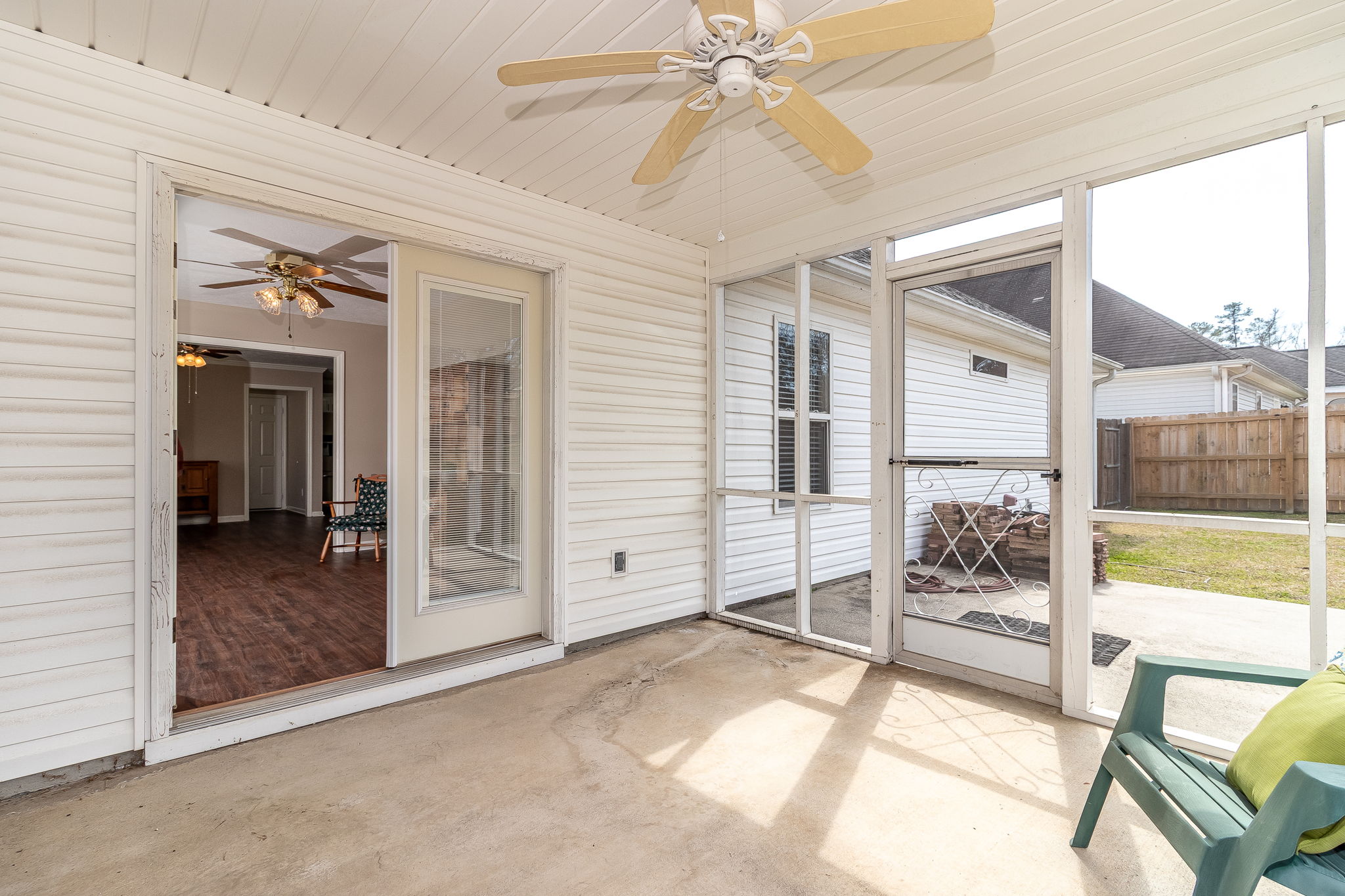 Screened-in Porch