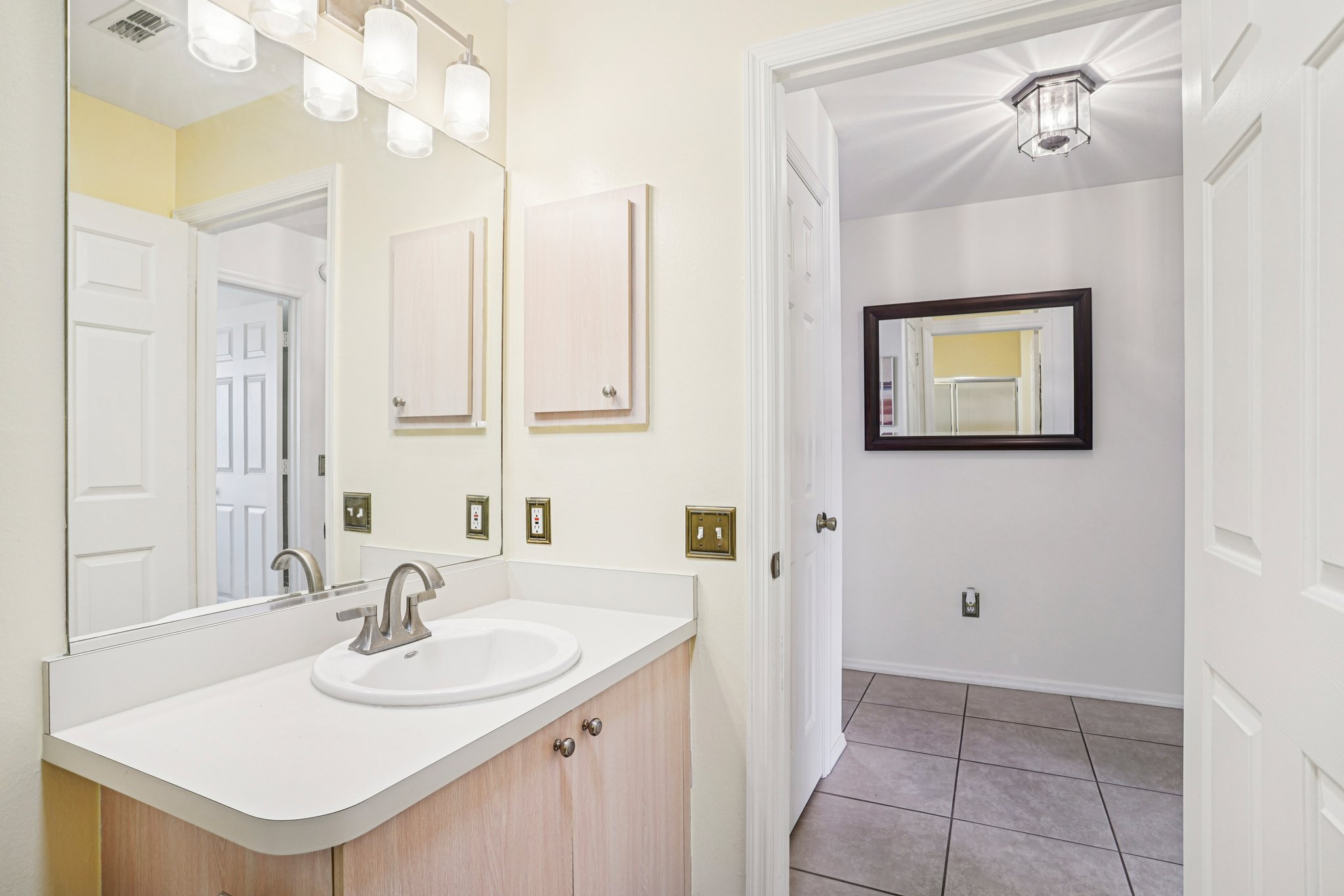 Hildalgo Dr-S0704-032.jpg