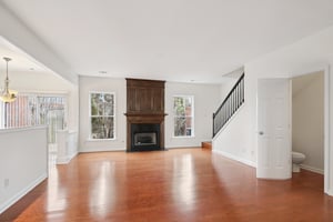Old Towne Dr-S0702-011.jpg