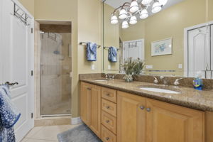 Priamry Bathroom 1-1