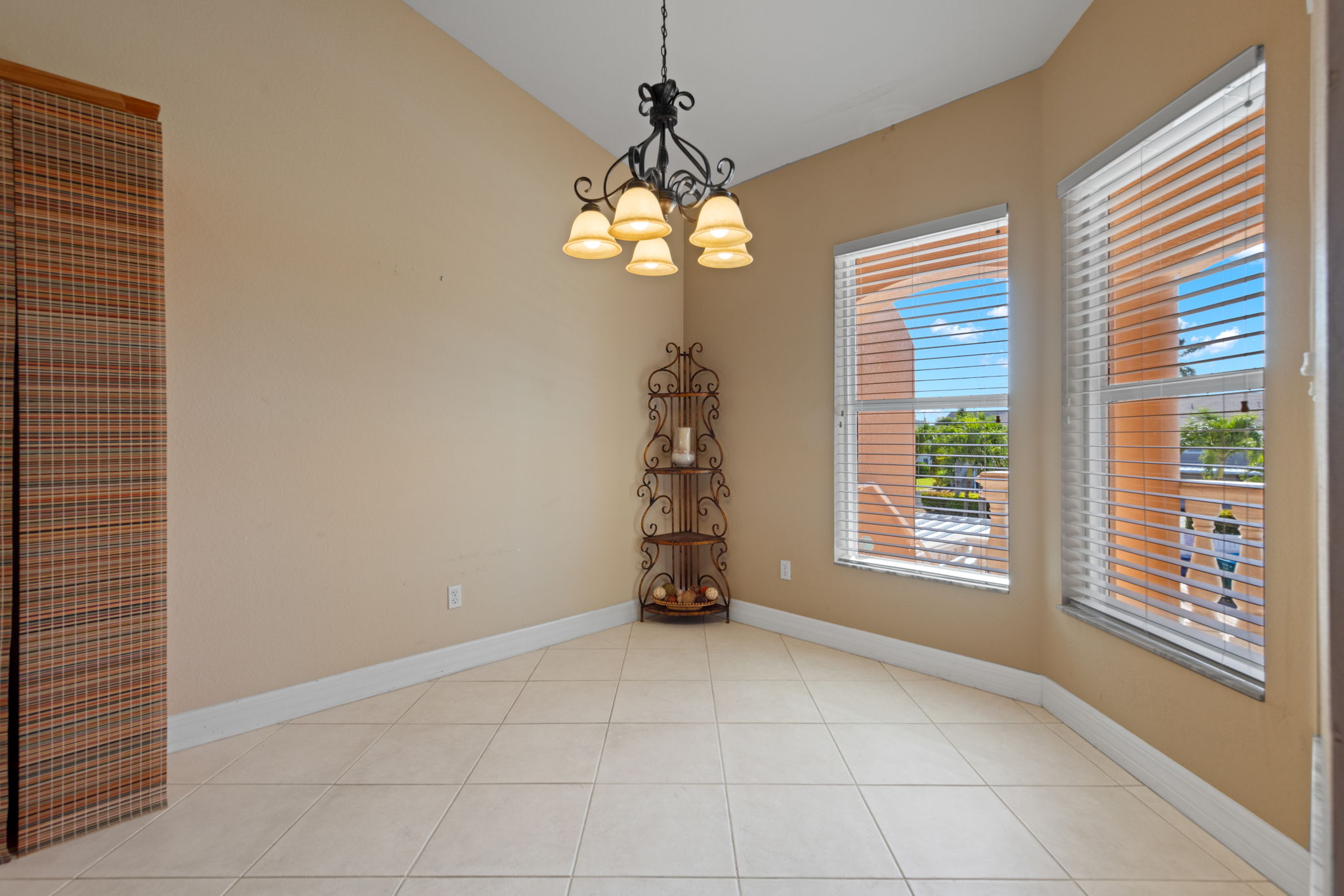 Breakfast Nook 3 of 3