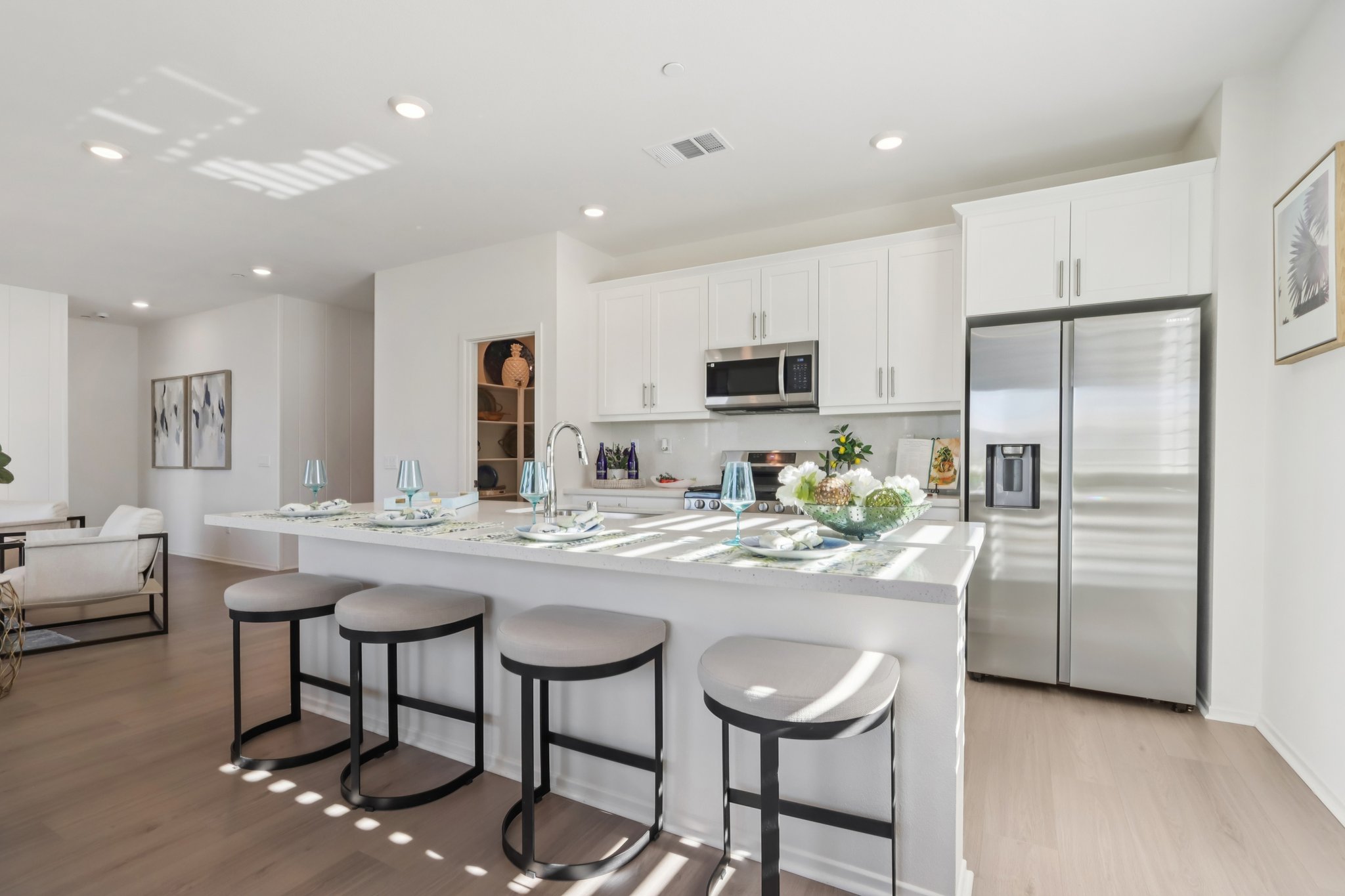 17th St E-S0212-009.jpg