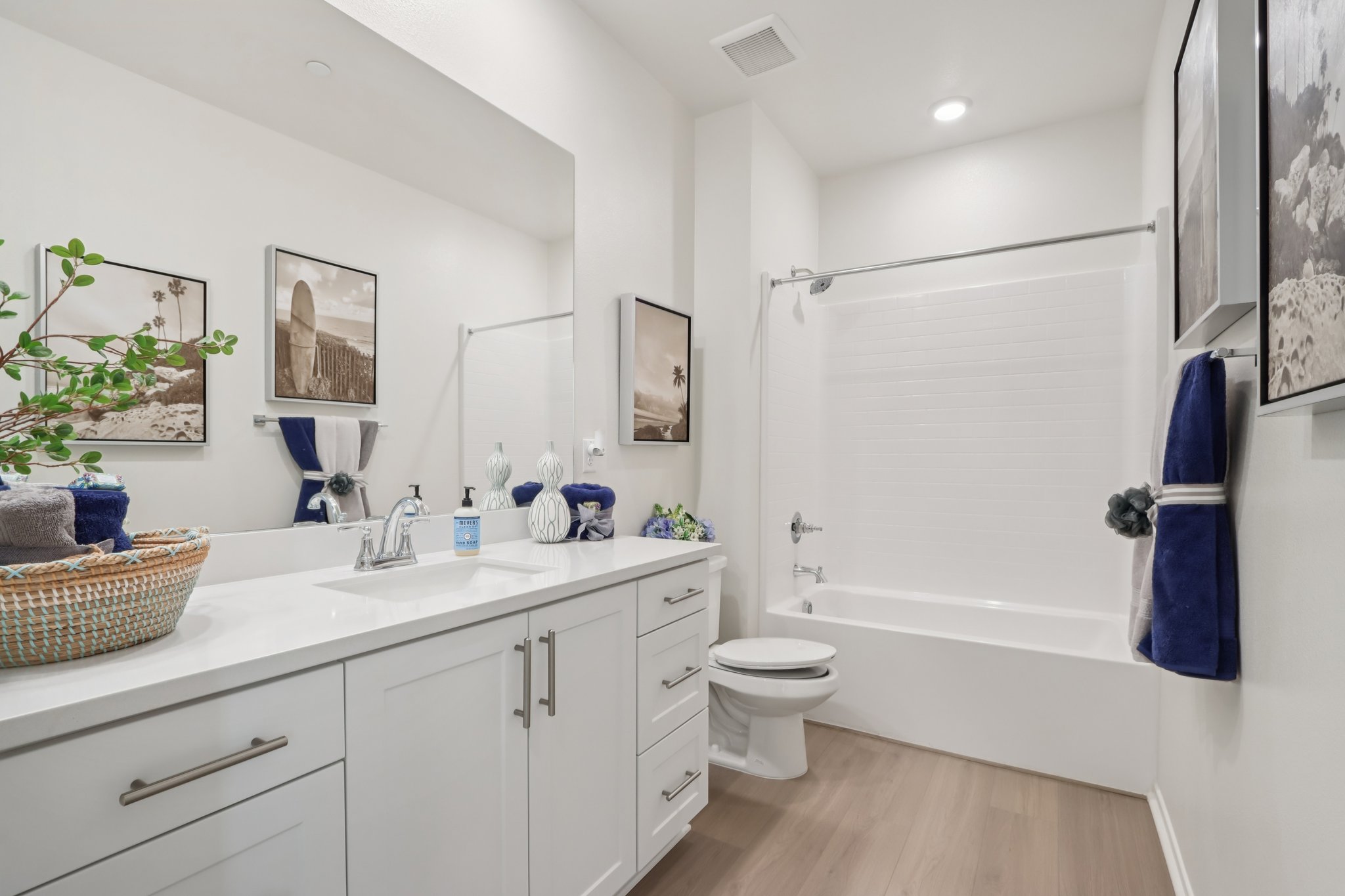 17th St E-S0212-013.jpg