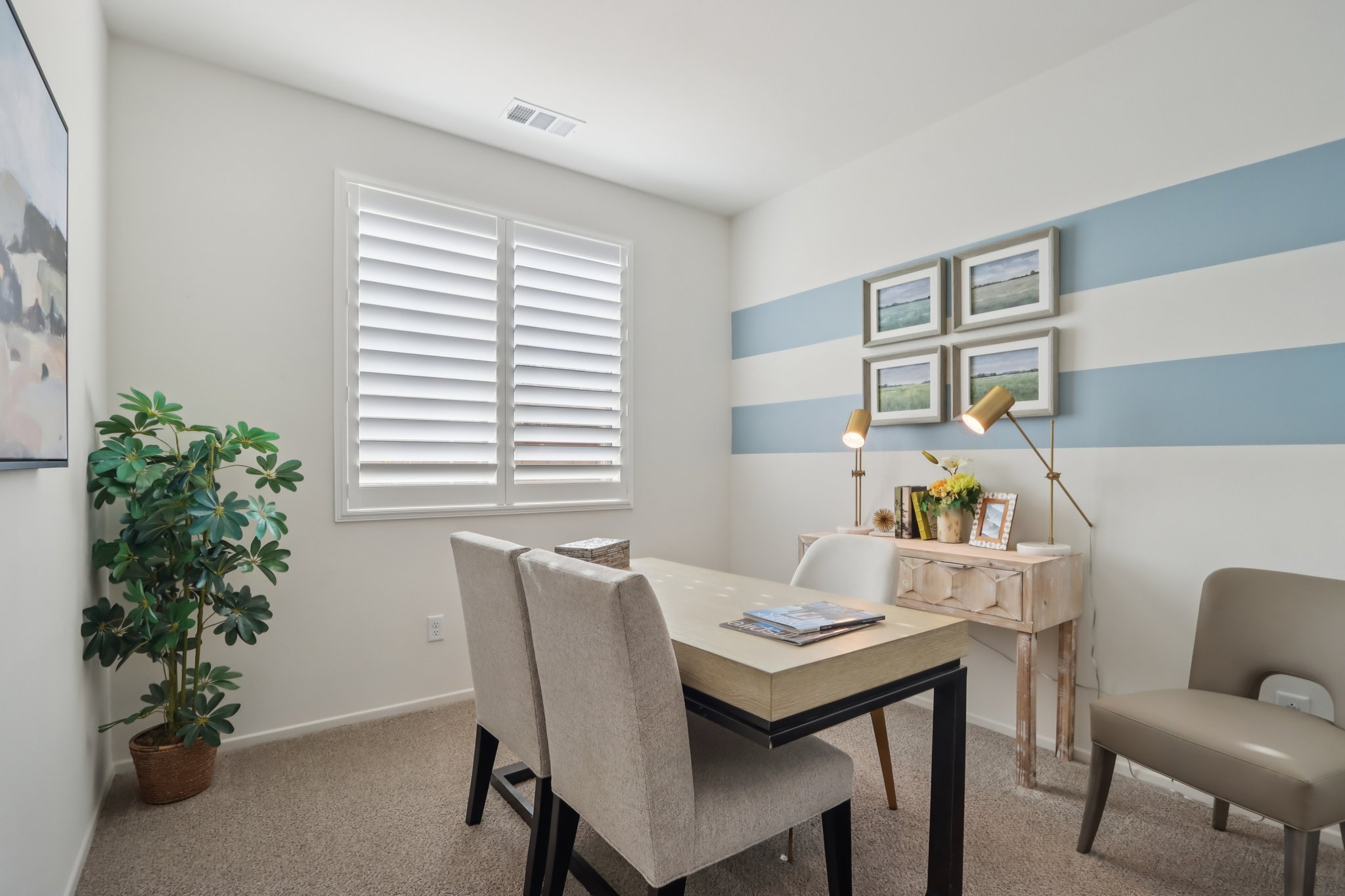 17th St E-S0212-016.jpg