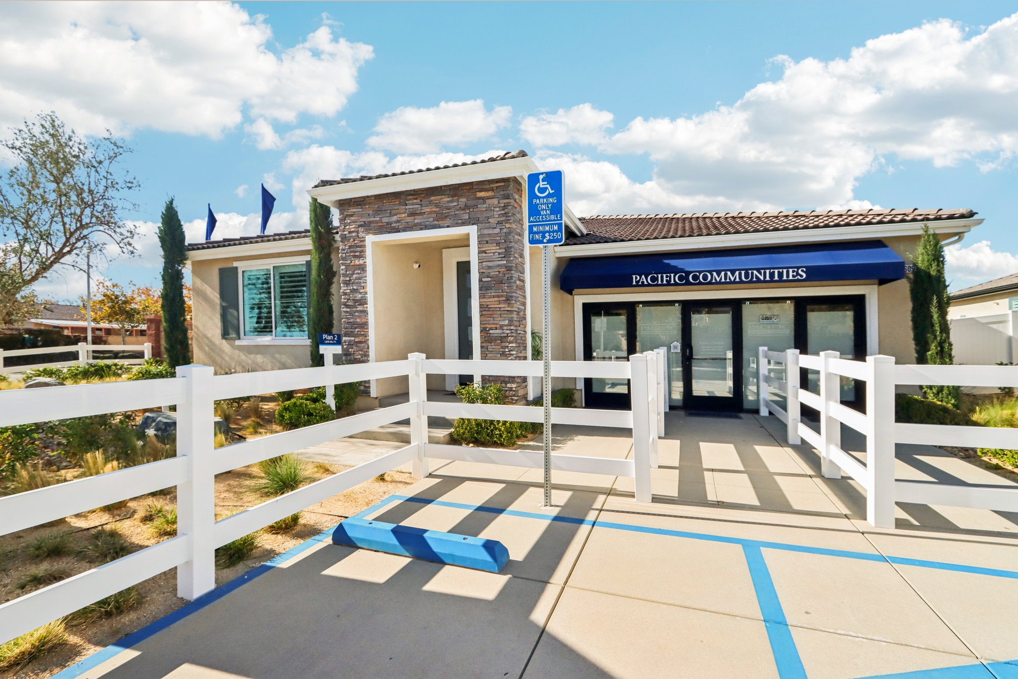 17th St E-S0212-001 (2).jpg