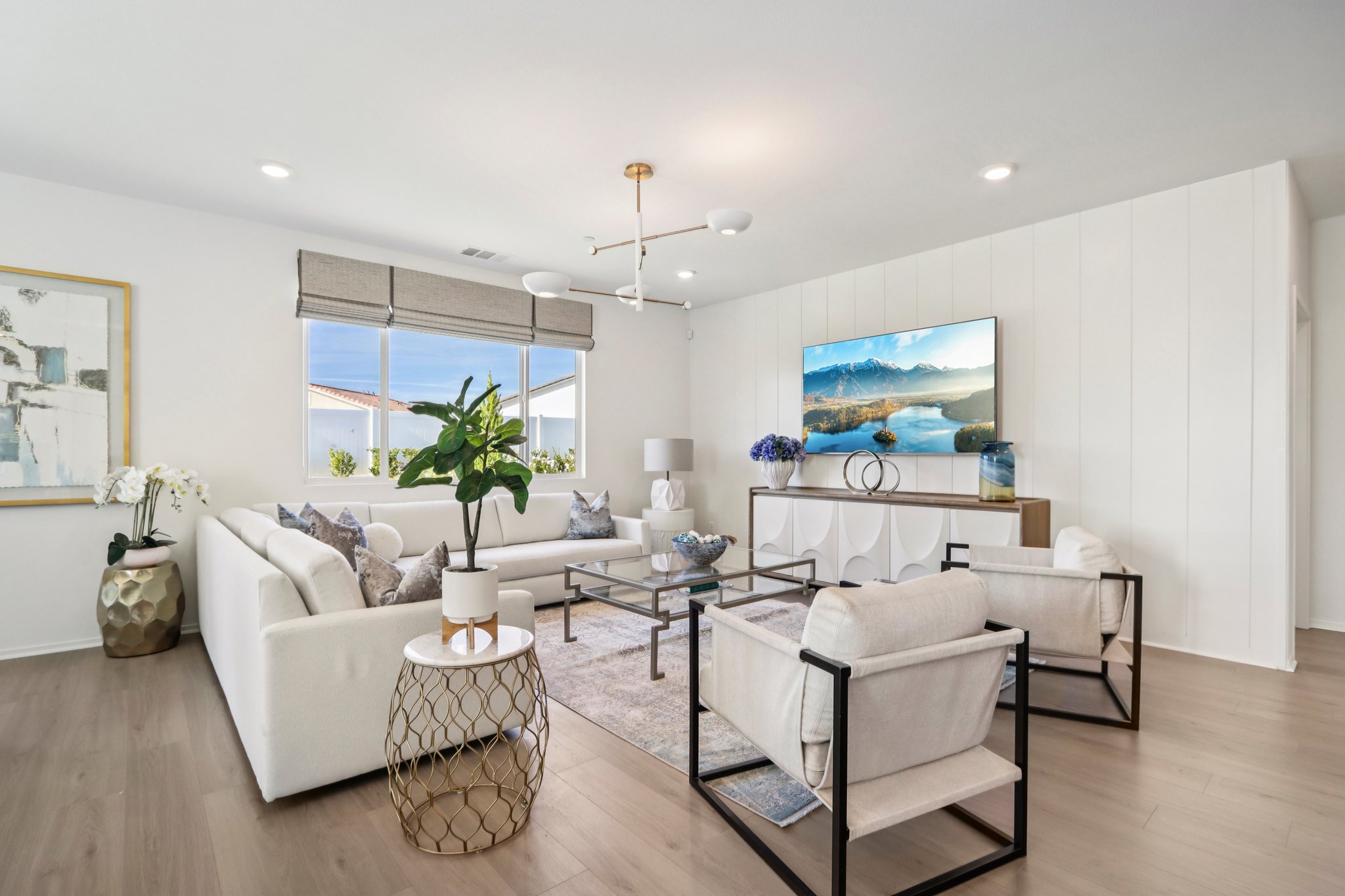 17th St E-S0212-005 (2).jpg