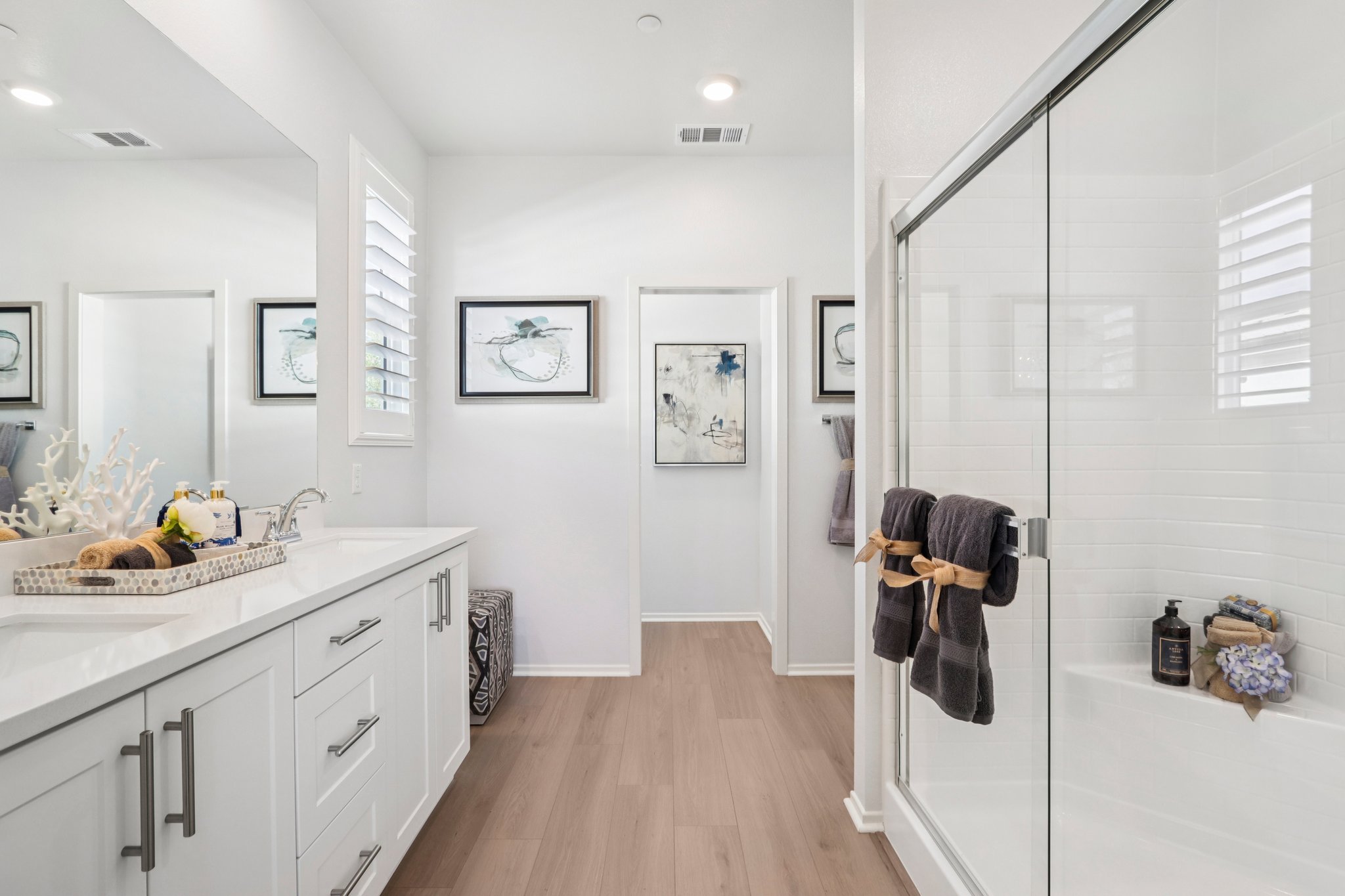 17th St E-S0212-021 (2).jpg