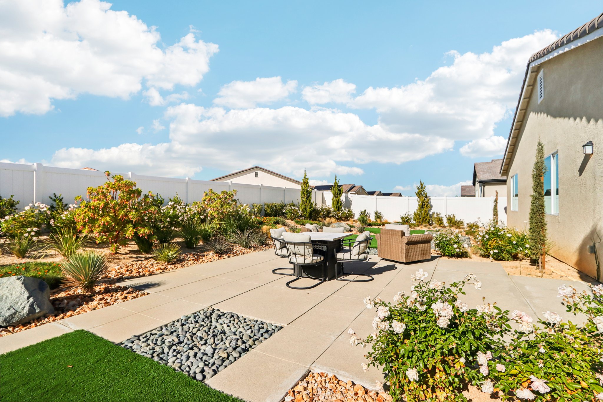 17th St E-S0212-024 (2).jpg