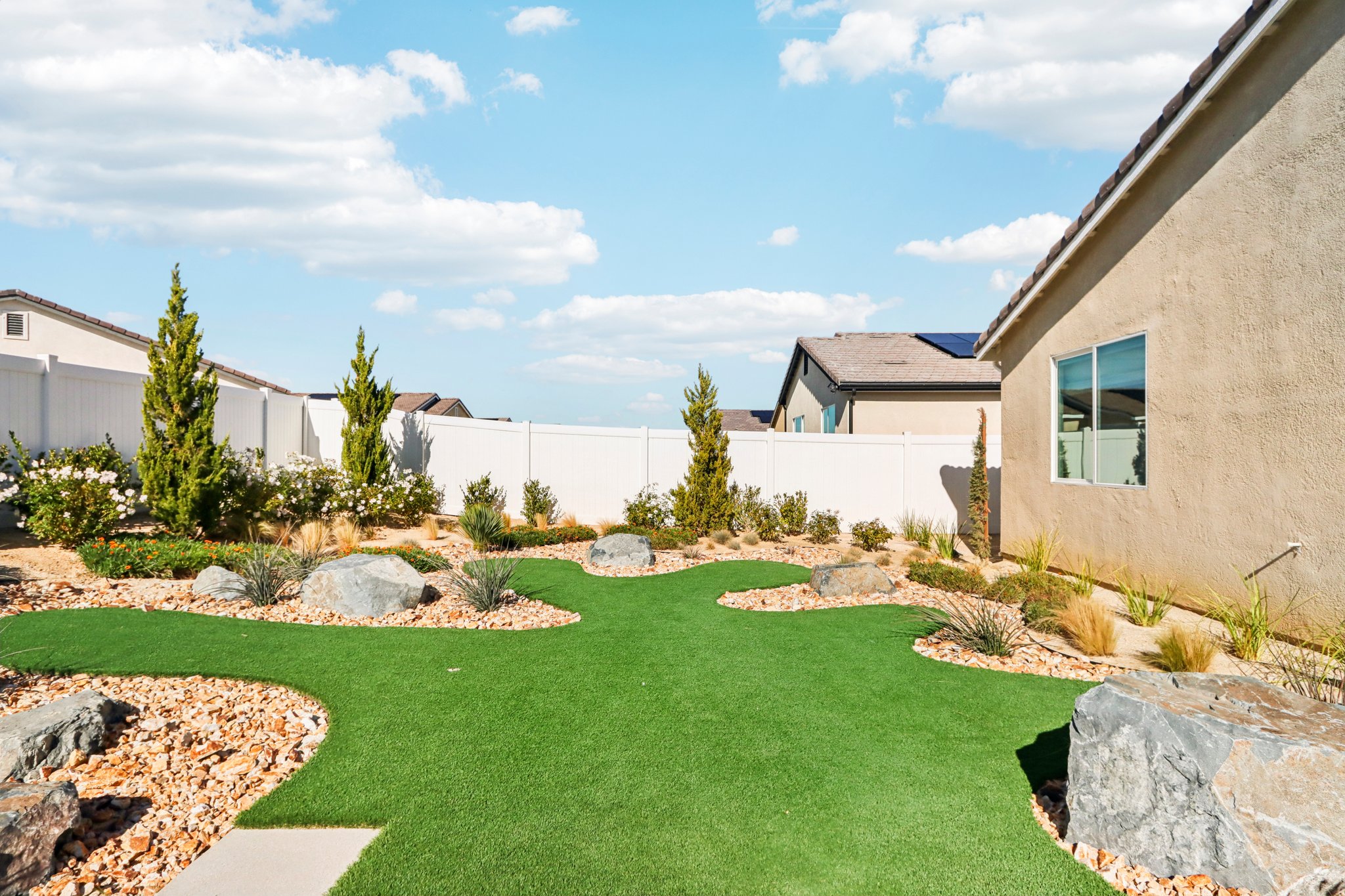 17th St E-S0212-025 (2).jpg