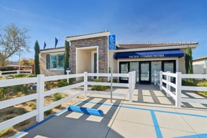 17th St E-S0212-001.jpg