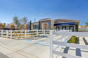 17th St E-S0212-002.jpg