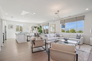 17th St E-S0212-006.jpg