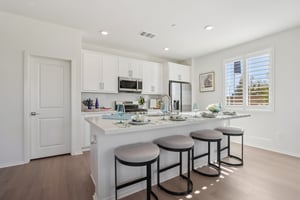 17th St E-S0212-010.jpg