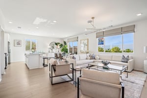 17th St E-S0212-006 (2).jpg