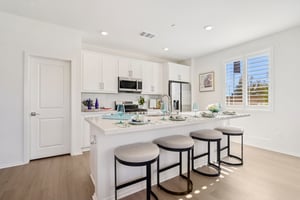 17th St E-S0212-010 (2).jpg