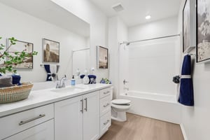 17th St E-S0212-013 (2).jpg