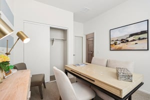 17th St E-S0212-017 (2).jpg