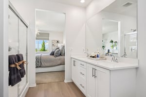 17th St E-S0212-022 (2).jpg