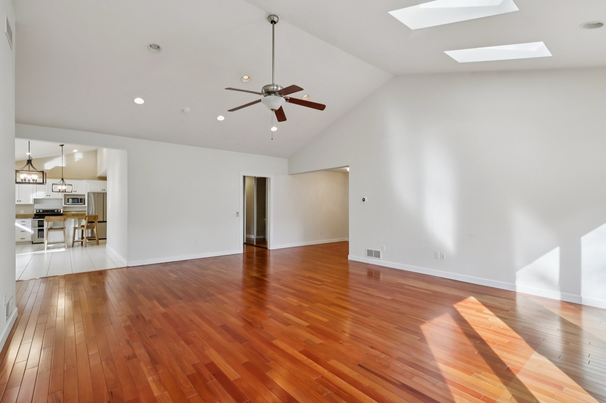 School Rd-S2810-014.jpg