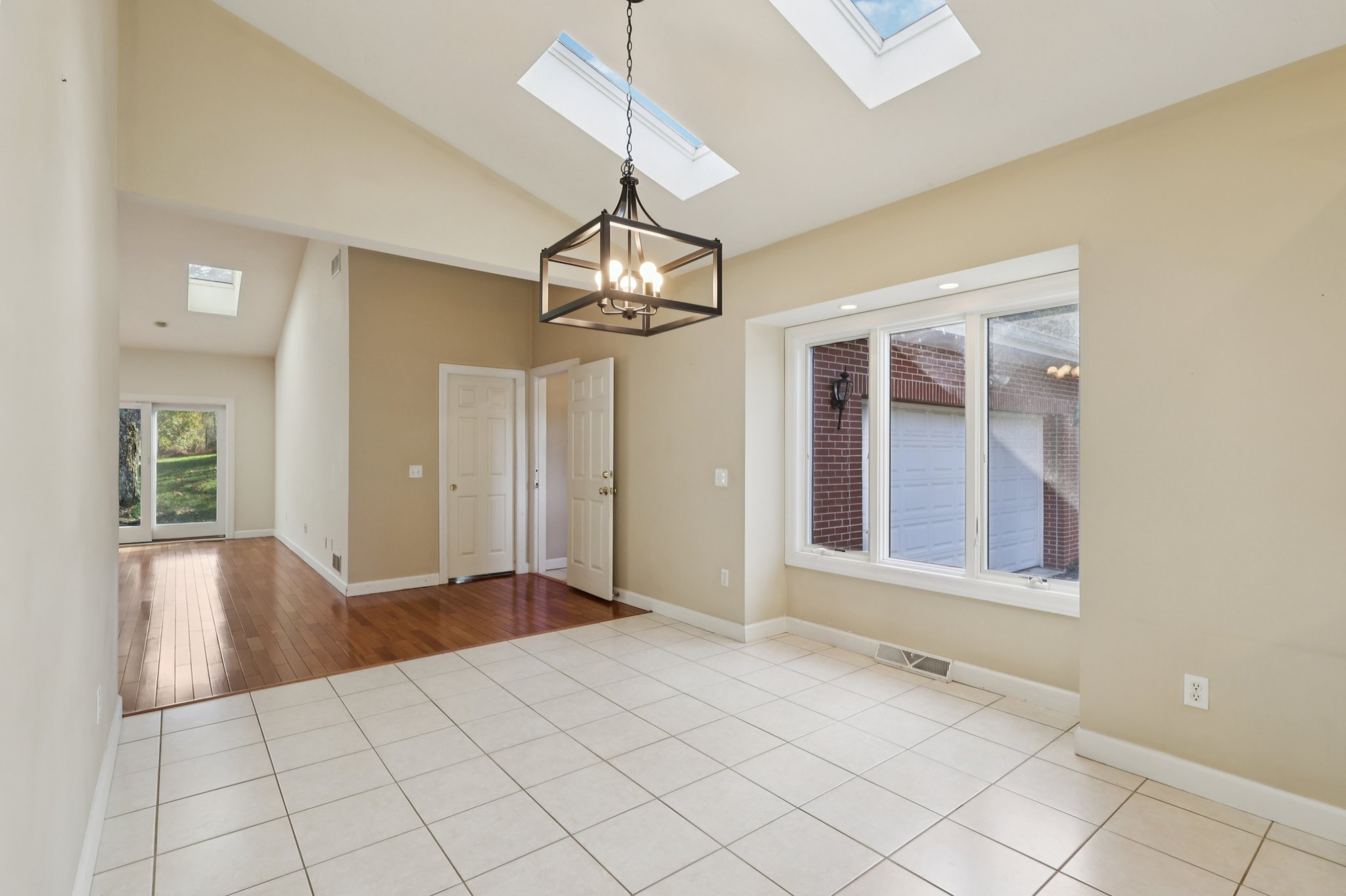 School Rd-S2810-021.jpg