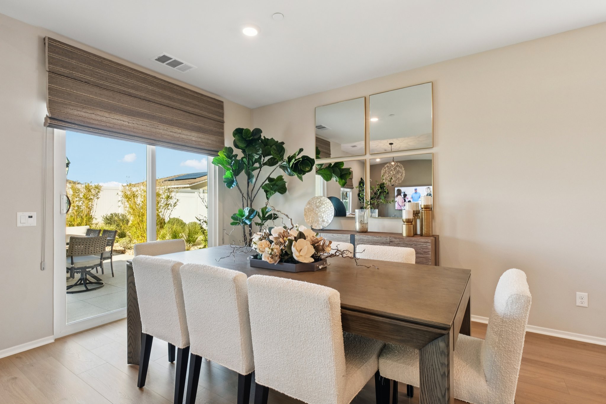 17th St E-S0212-008.jpg