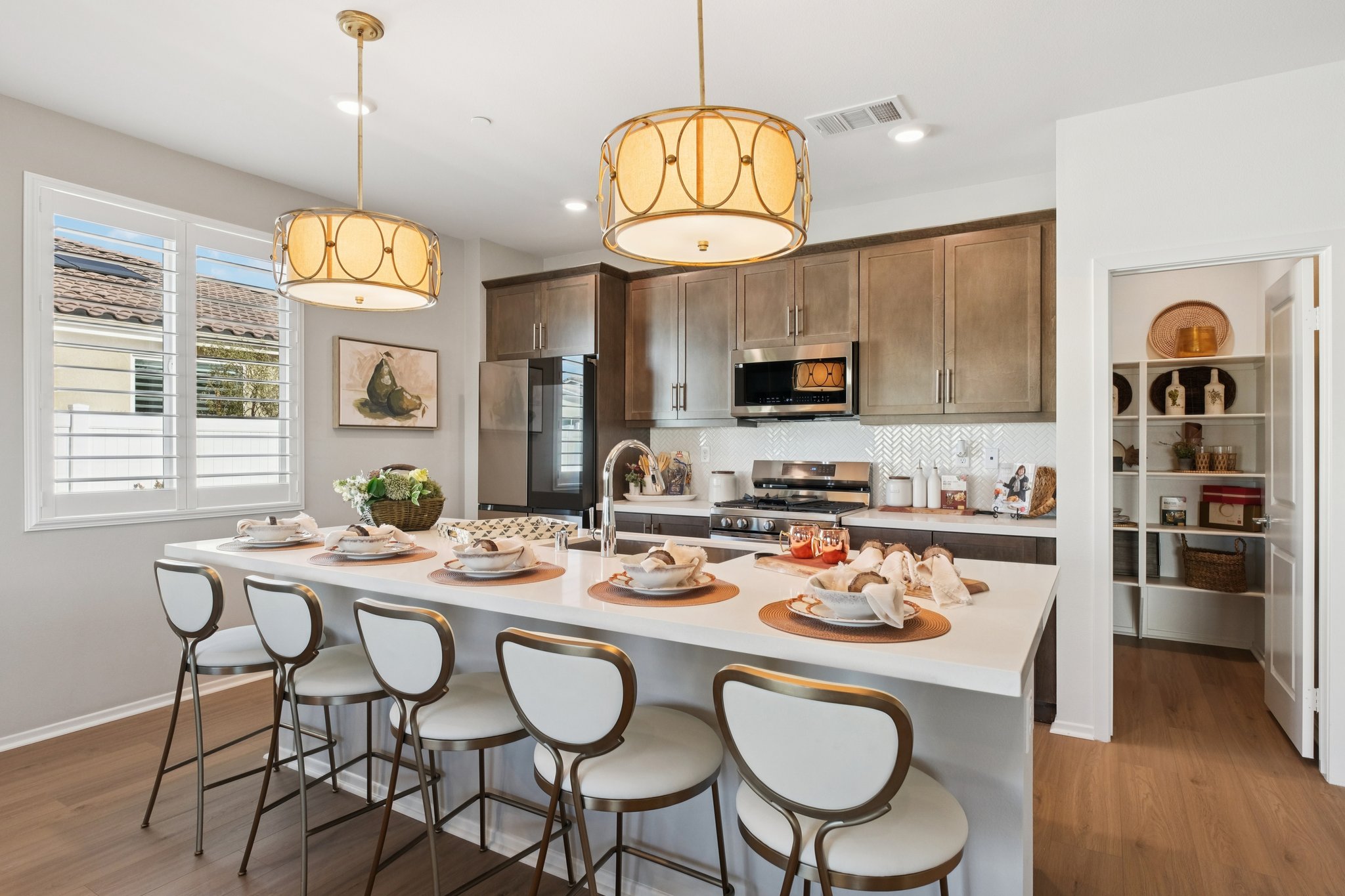 17th St E-S0212-012.jpg