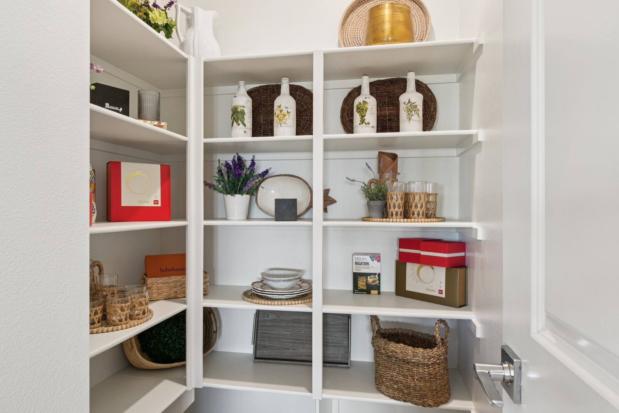 17th St E-S0212-027.jpg