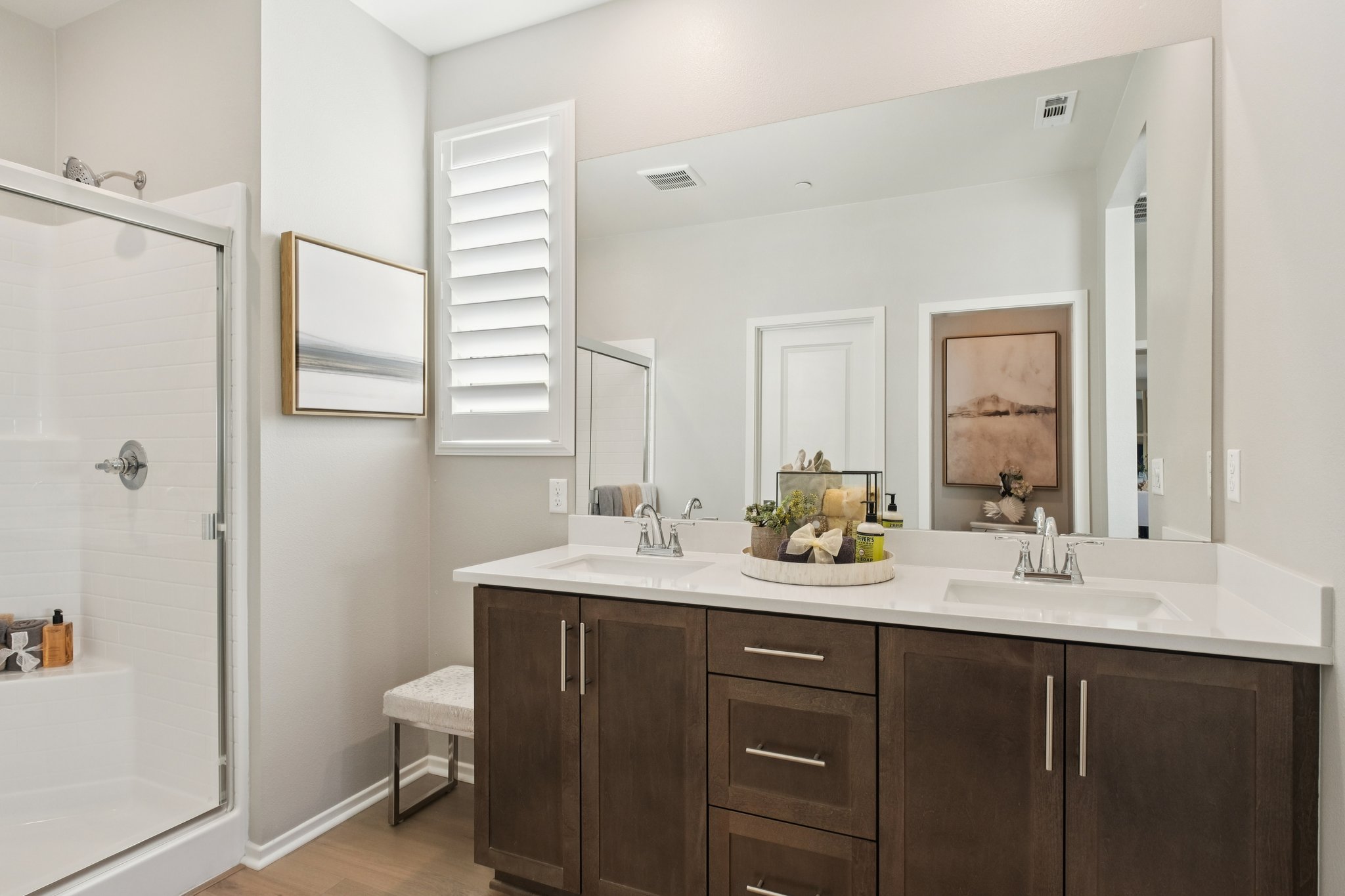 17th St E-S0212-032.jpg