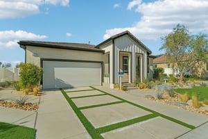 17th St E-S0212-002.jpg