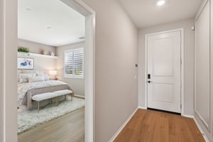 17th St E-S0212-003.jpg