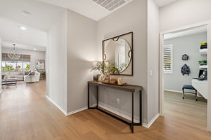 17th St E-S0212-004.jpg