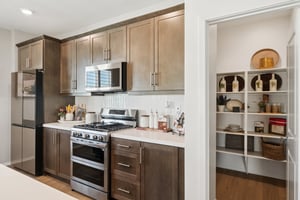 17th St E-S0212-010.jpg