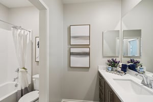 17th St E-S0212-020.jpg