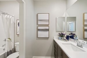 17th St E-S0212-021.jpg