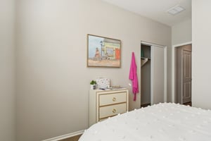 17th St E-S0212-026.jpg