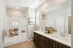 17th St E-S0212-030.jpg