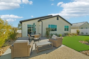 17th St E-S0212-035.jpg